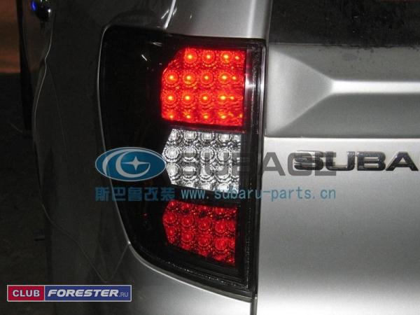 subaru_09_forester_STI_Rear_light.jpg