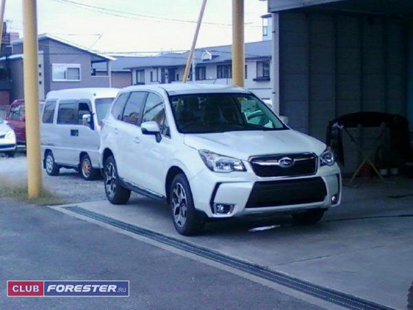 2014_Subaru_Forester_1.jpg